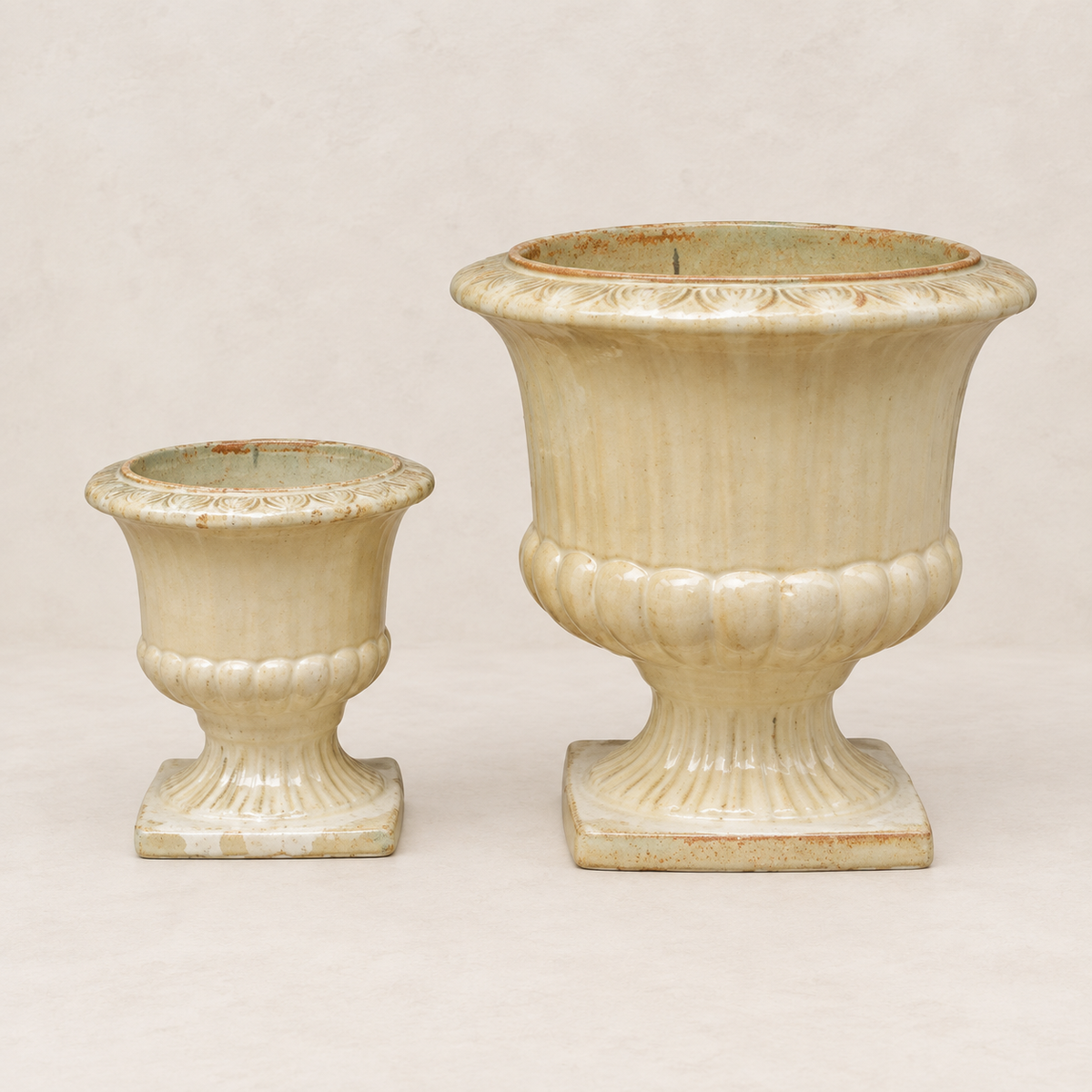 Set de 2 copas cerámicas beige de formas suaves, elegantes y atemporales