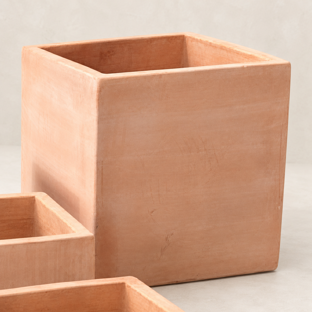 Set de 3 cubos cuadrados de terracota, elegancia natural para jardín
