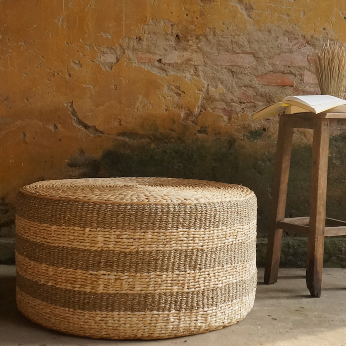 COFFEE TABLE - 36