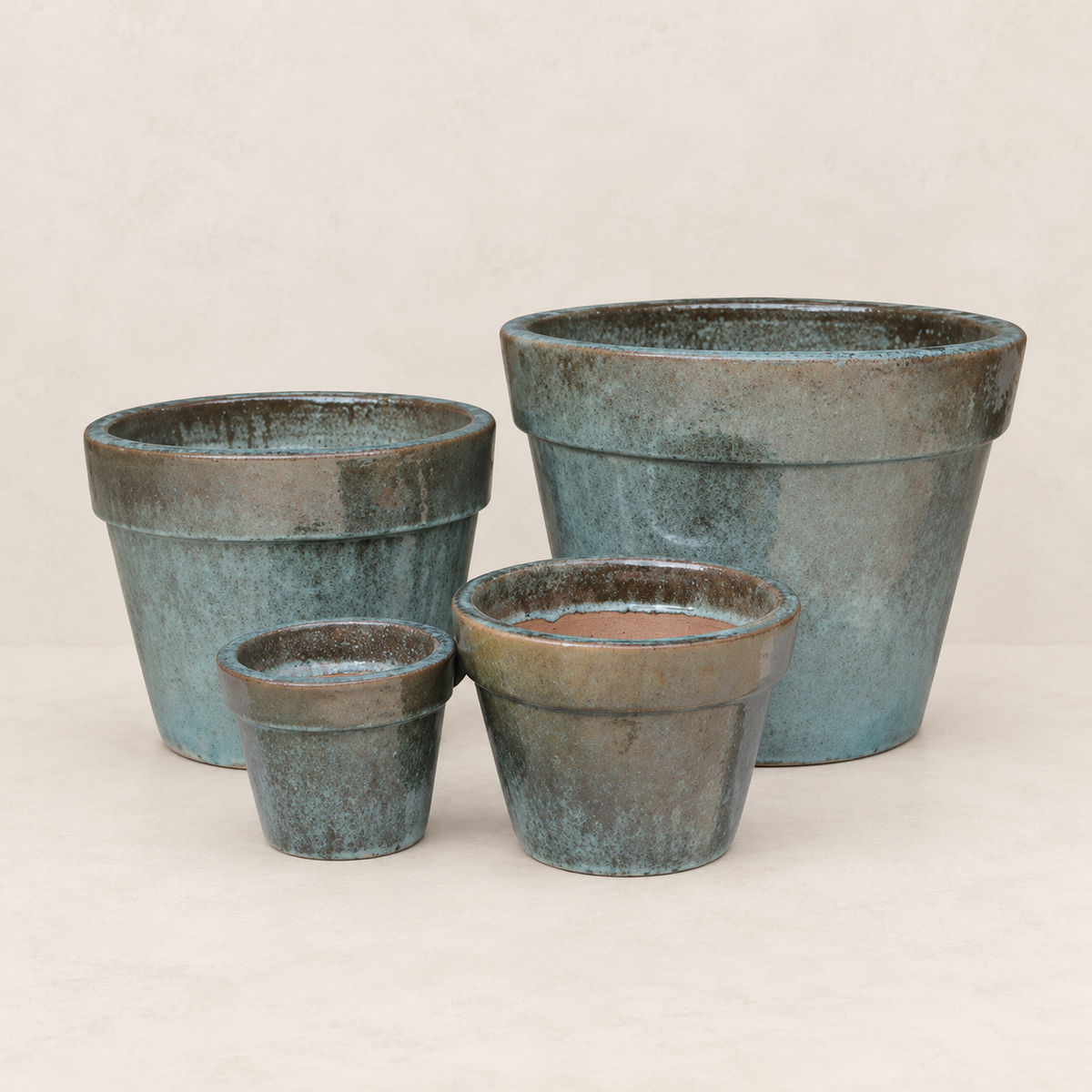 Set 4 vasos esmaltados gris azulado, acabado artesanal único