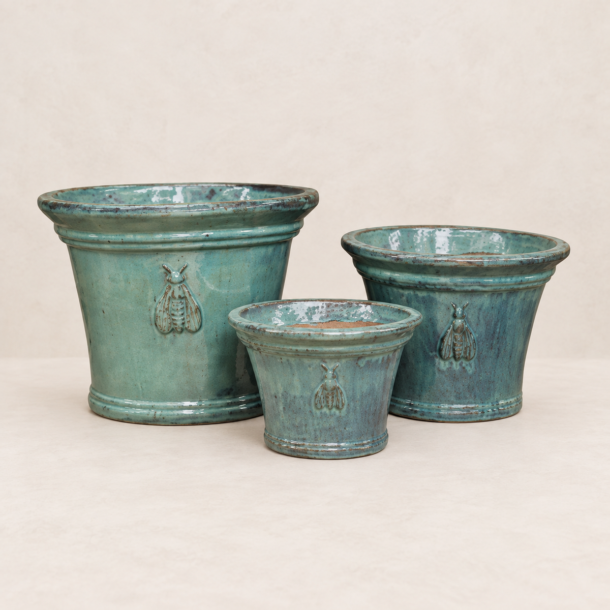 Set de 3 vasos esmaltados verde envejecido de formas anchas