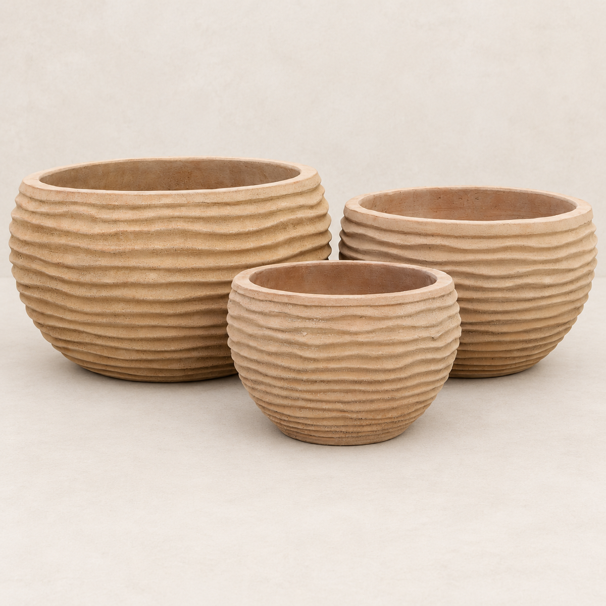 Set de 3 macetas de terracota envejecida, forma cilíndrica estilo antiguo
