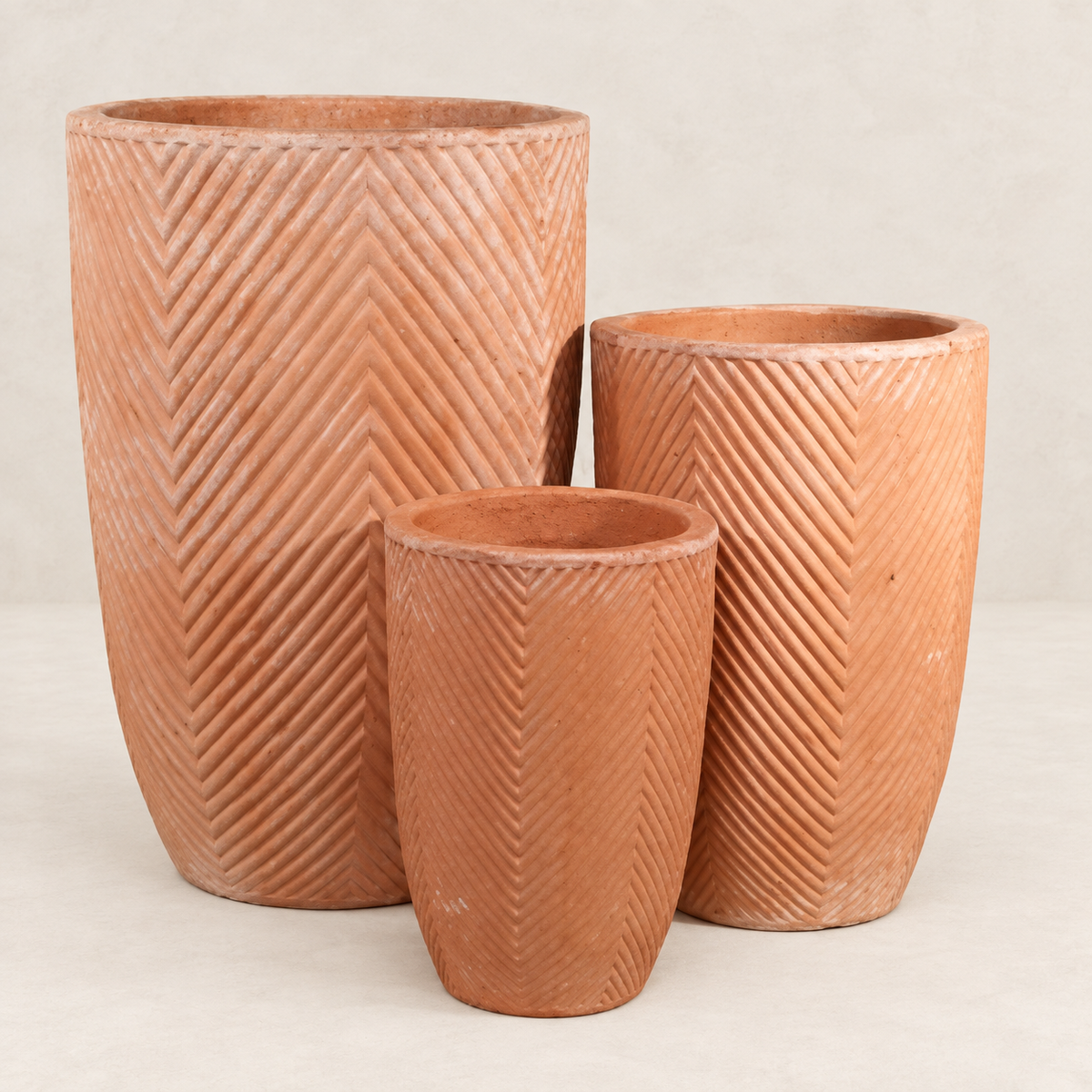 Set de 3 campanas altas de terracota, perfil esbelto y elegante