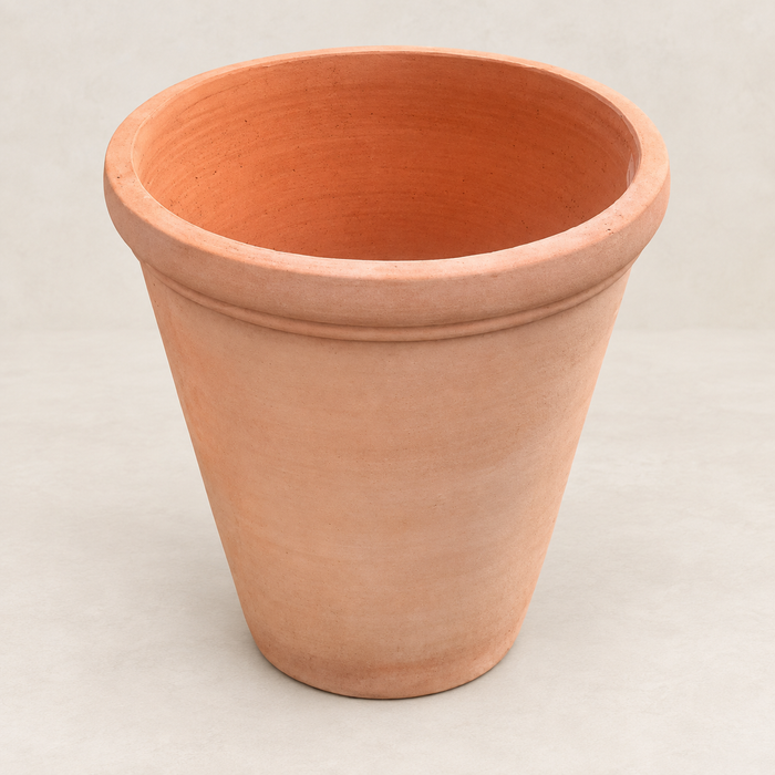 Set de 3 vasos redondos de terracota, formas lisas y acabado pulido